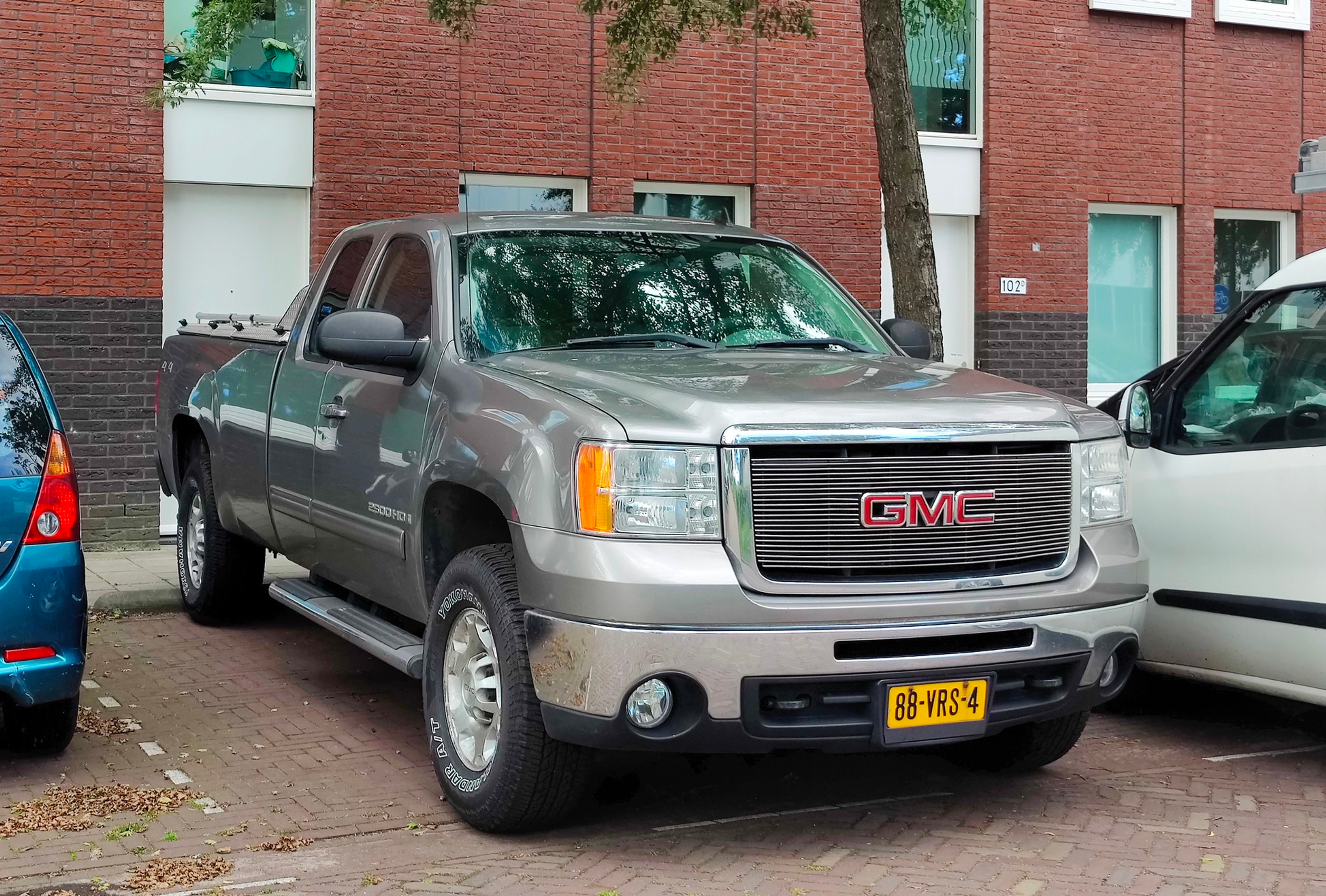 Grauer GMC Sierra