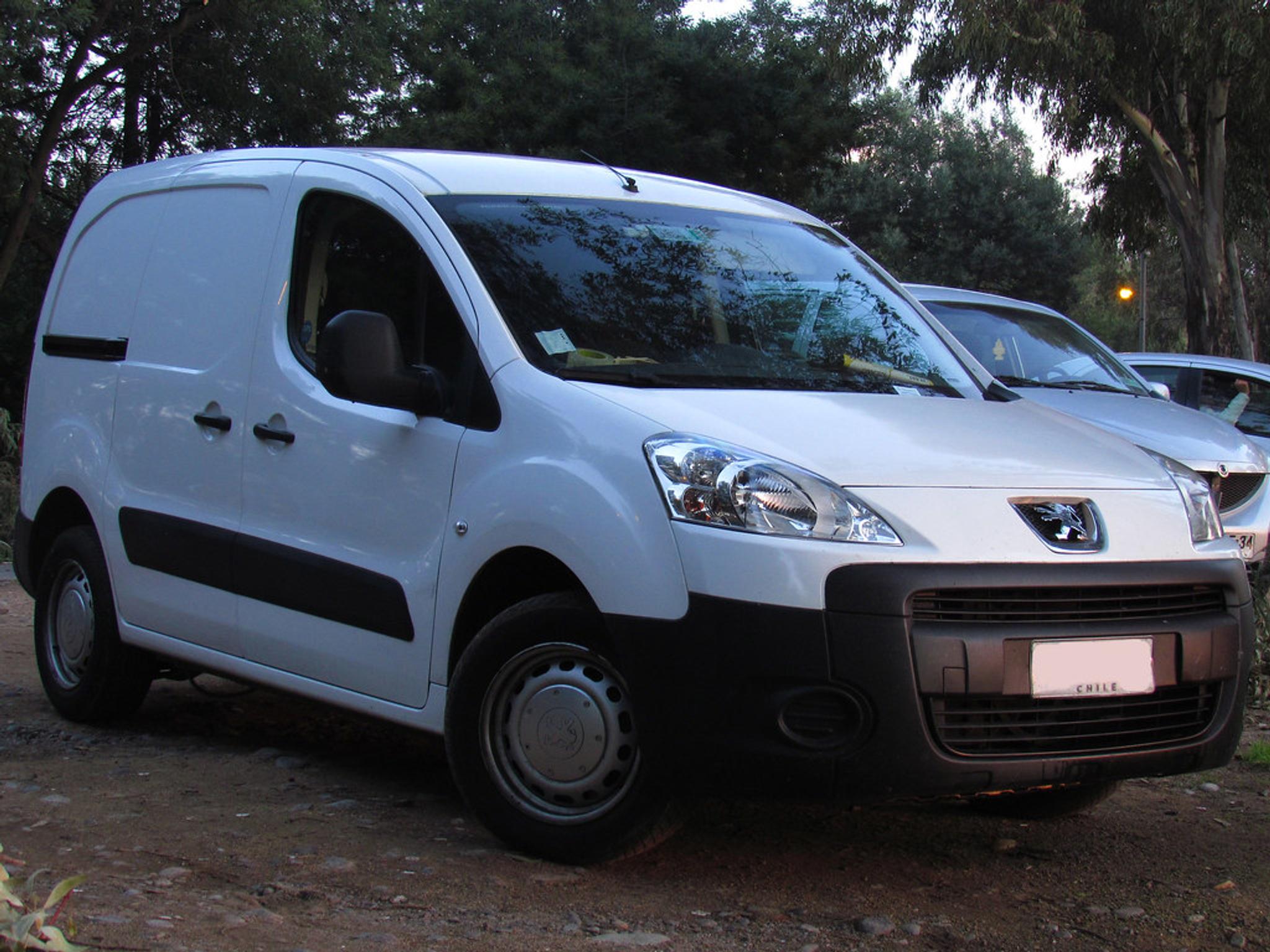 White Peugeot Partner