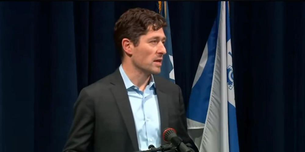 Jacob Frey says federal, local law enforcement 'are literally fighting one another,' blames Trump for 'creating chaos'