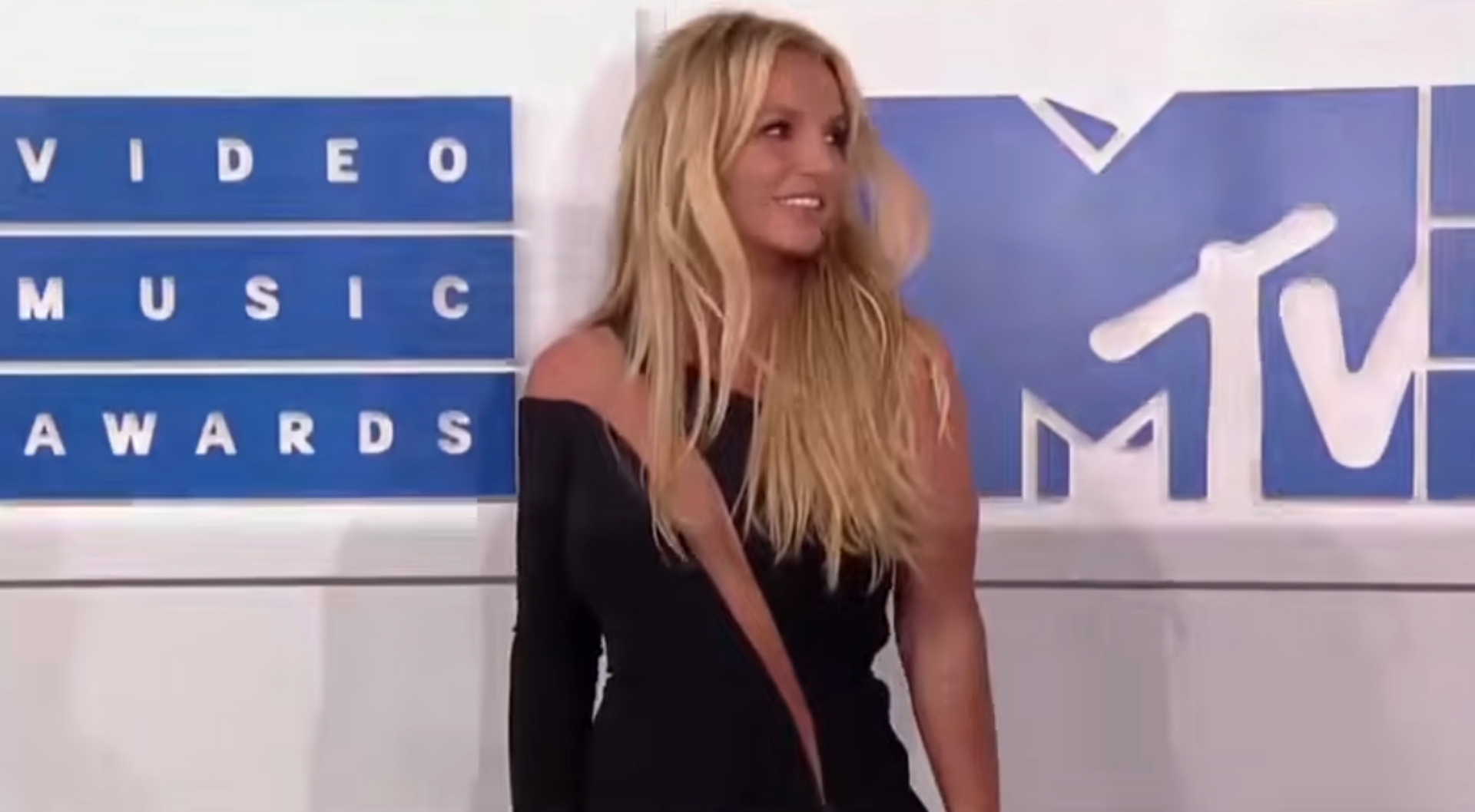Britney Spears slapped with DUI after hour-long Pacific Coast Highway chase