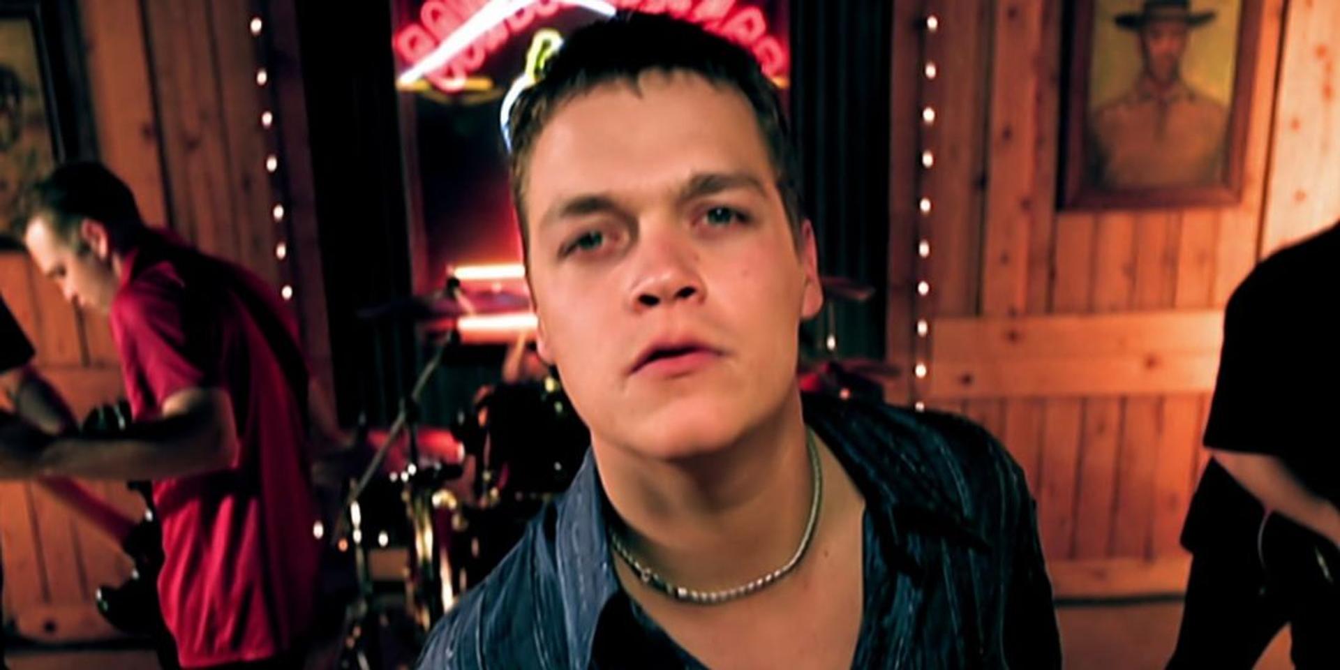 BREAKING: Brad Arnold, lead singer of 3 Doors Down, dies at 47 after battle with cancer