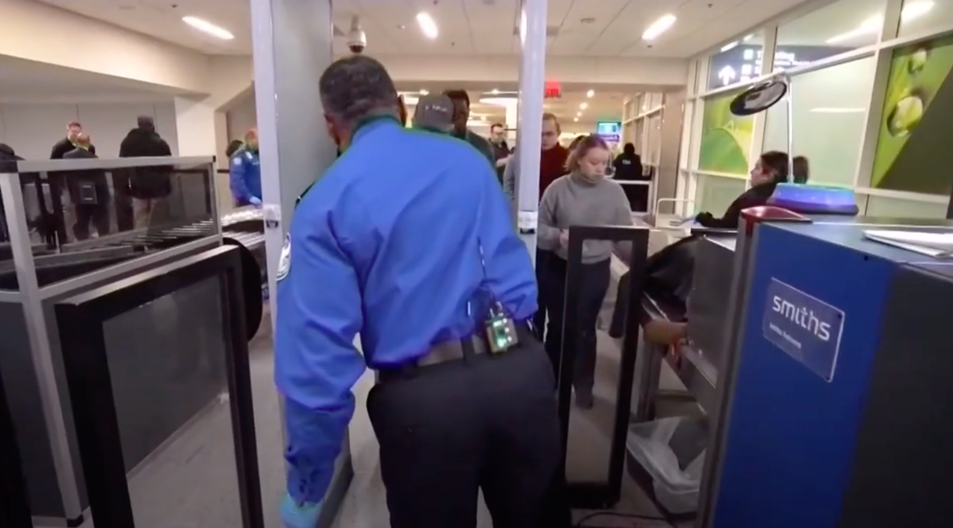 BREAKING: Trump says he's instructing DHS to pay TSA