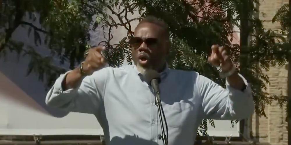 Brandon Johnson appears to call for insurrection against federal government