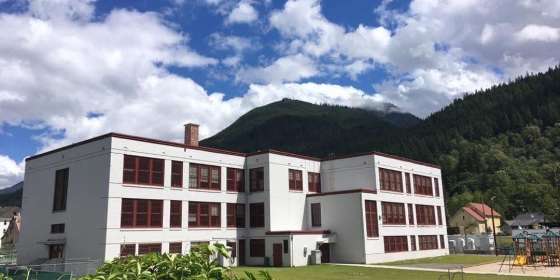 Washington gym teacher says he is 'guilty' of committing multiple felony sex crimes against 13-year-old female student