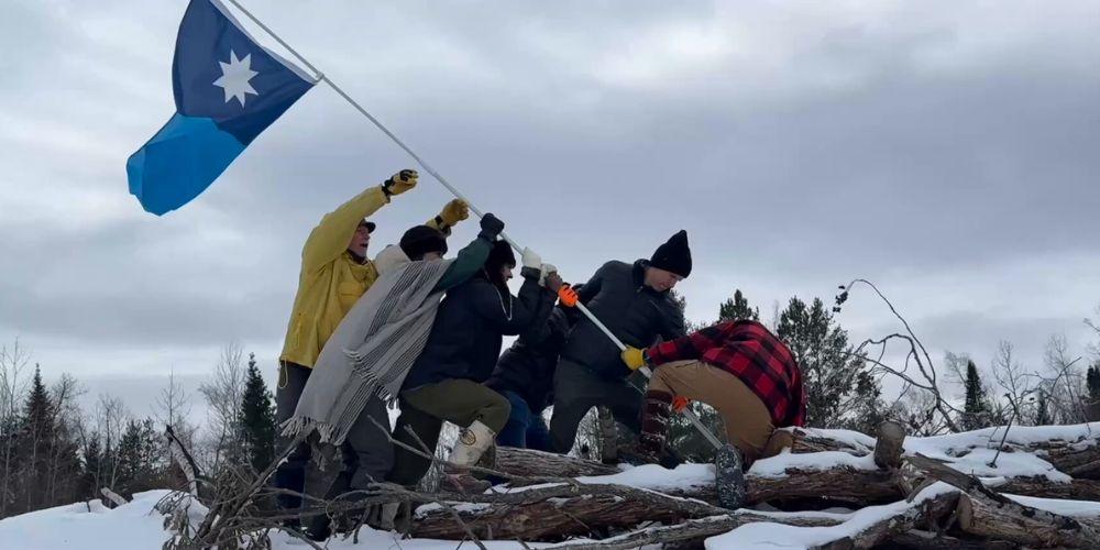 Leftists mock classic Iwo Jima photo by raising new Somali-inspired Minnesota flag
