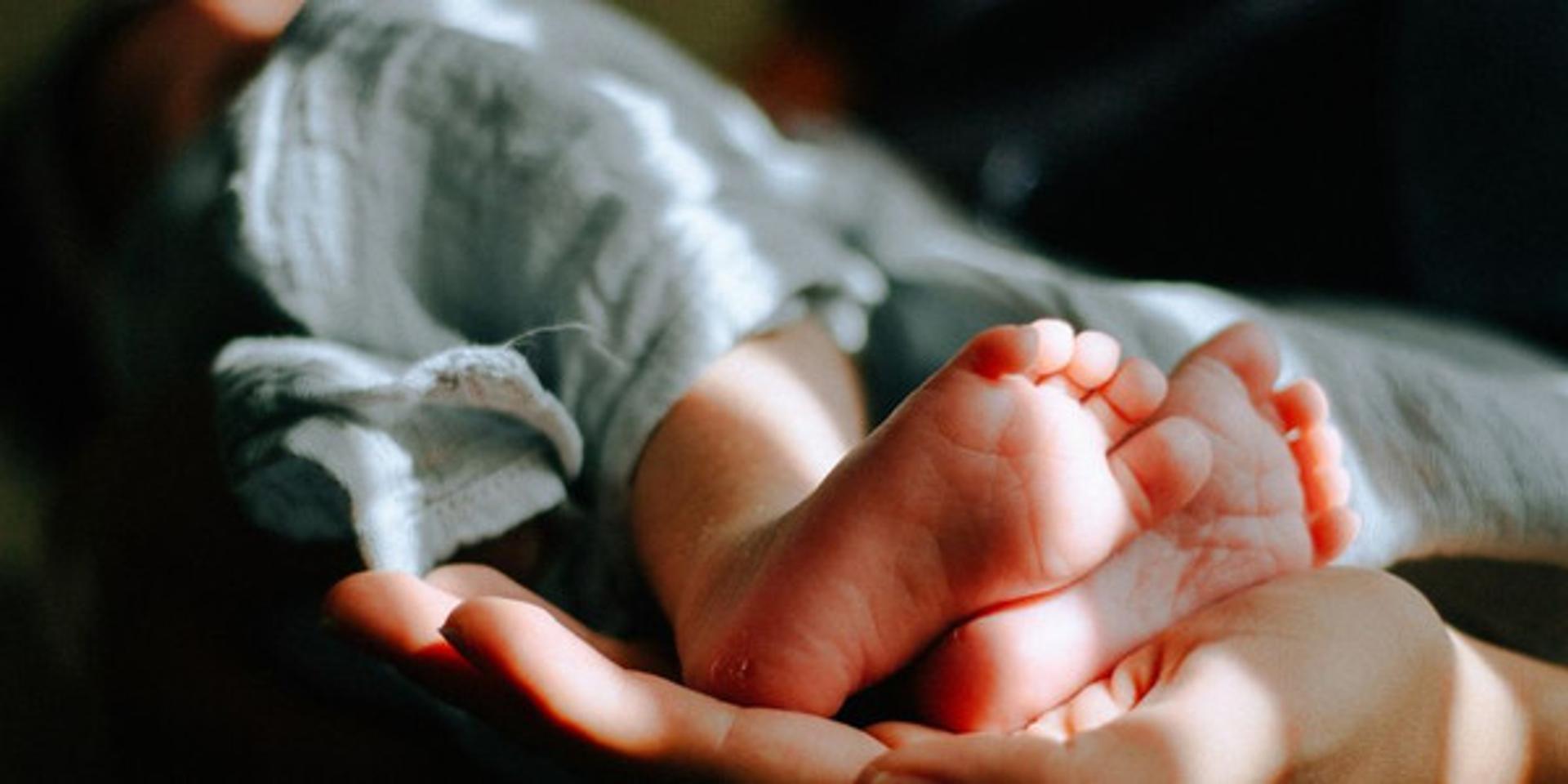 Baby born from 30-year-old frozen embryo in Ohio