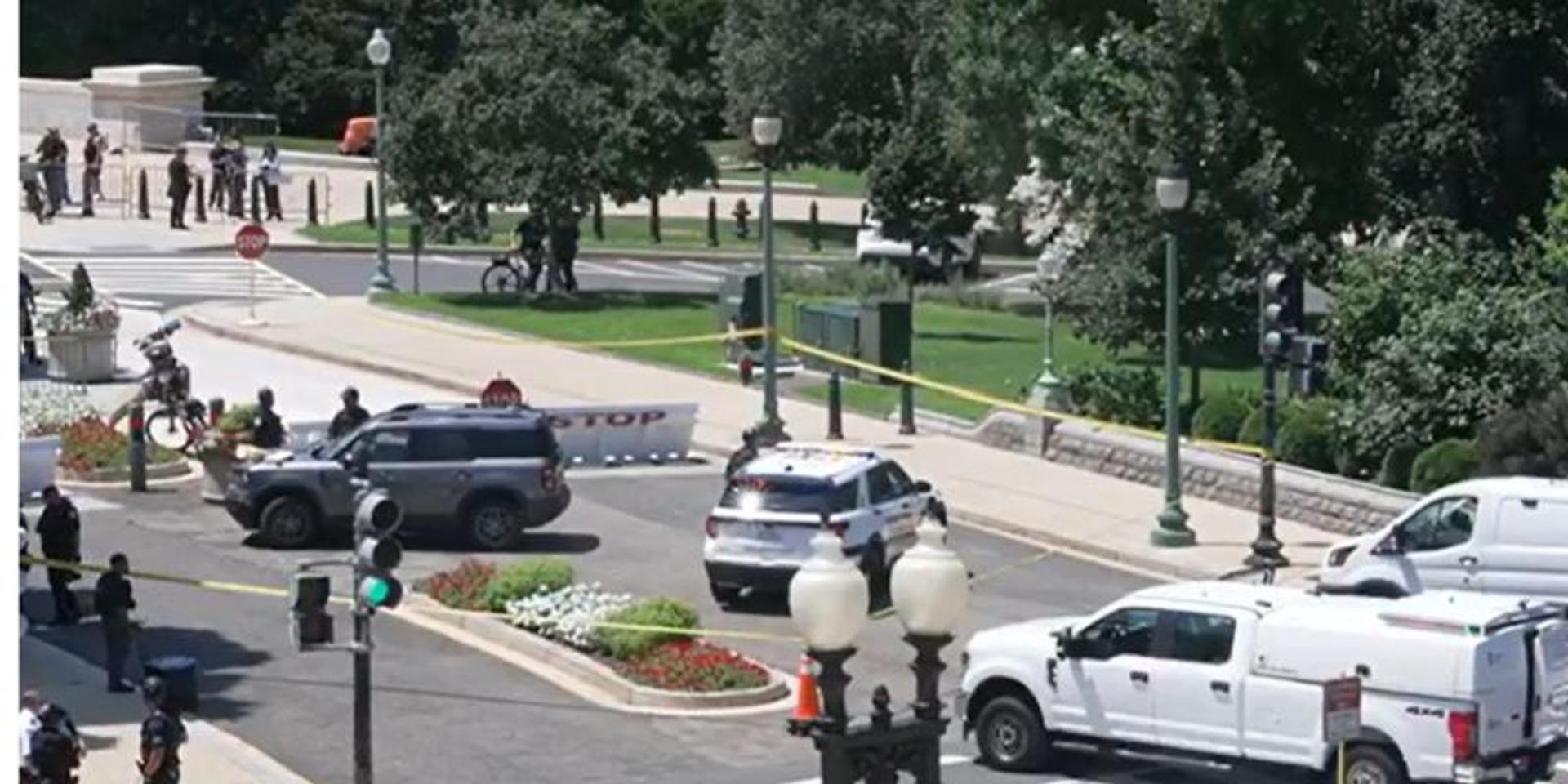 BREAKING: Man with gun arrested by Capitol Police at US Capitol building