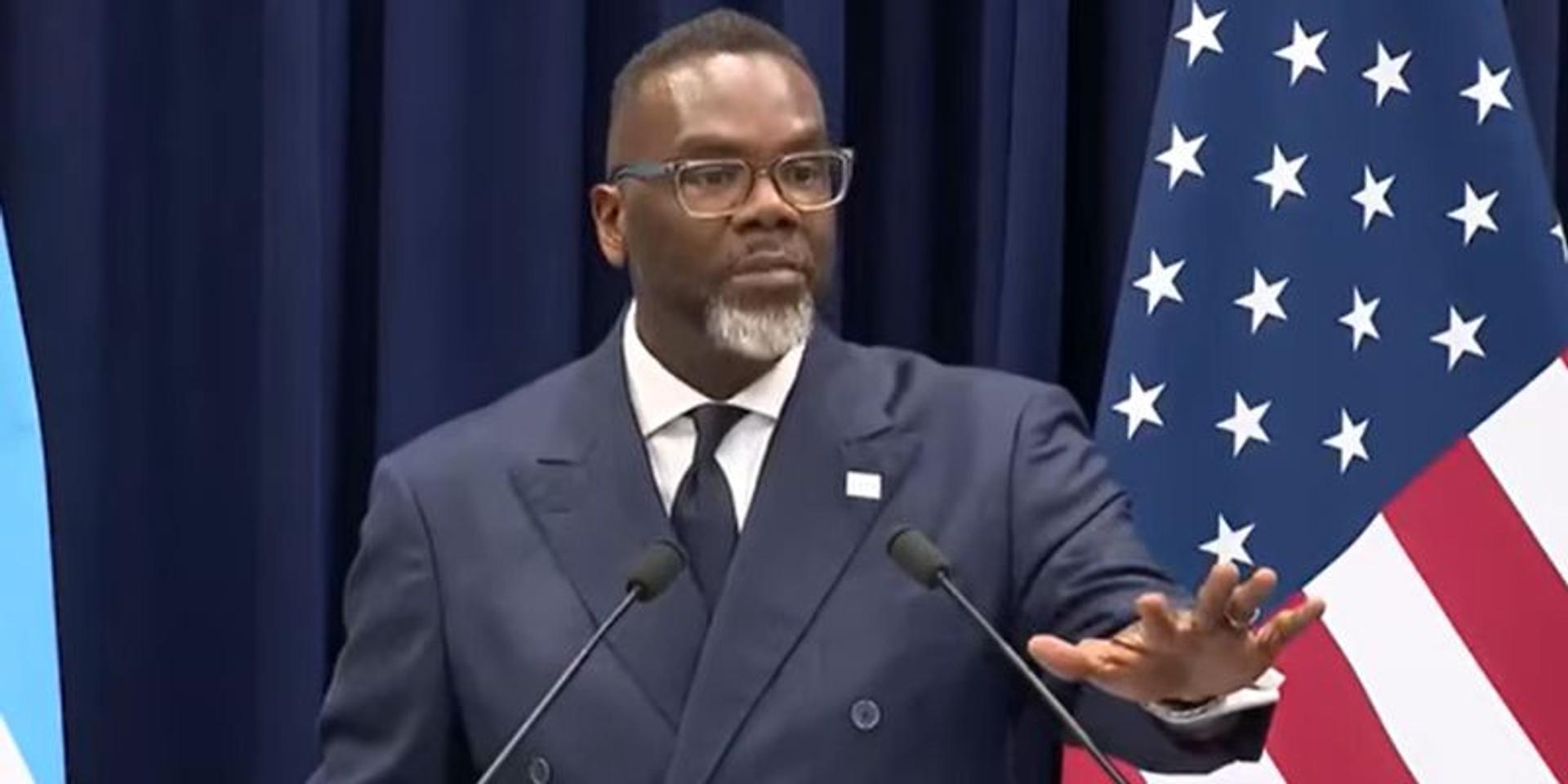 Brandon Johnson says restaurant industry is 'tied to slavery,' demands reparations in Chicago
