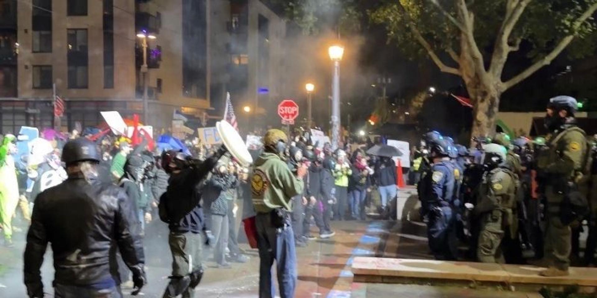 Portland Police stand against ICE in Oregon v Trump trial, claim feds are to blame for violent protests
