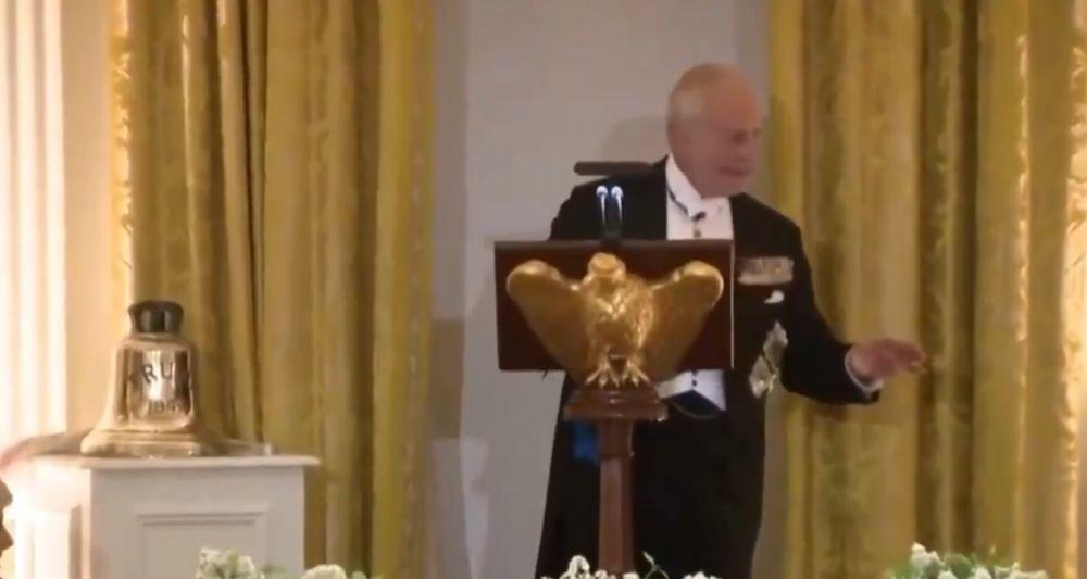 King Charles gifts bell from HMS Trump to president