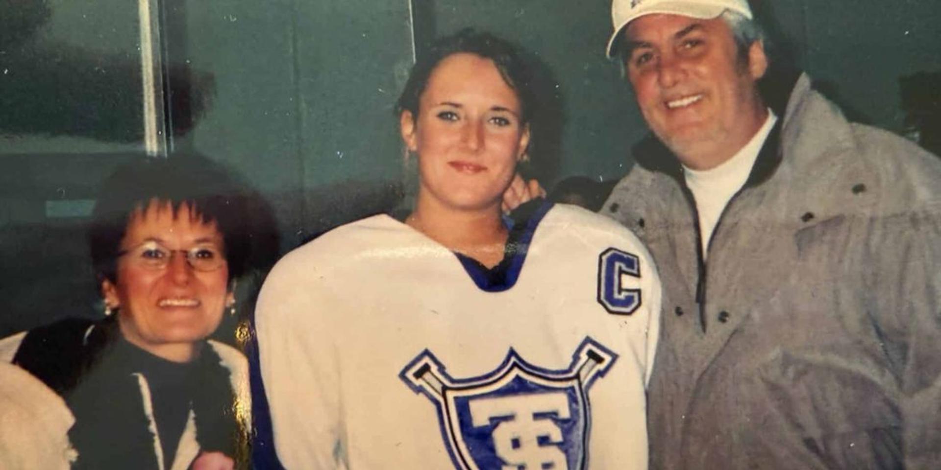 Minnesota women's hockey player quits after men allowed to compete in league