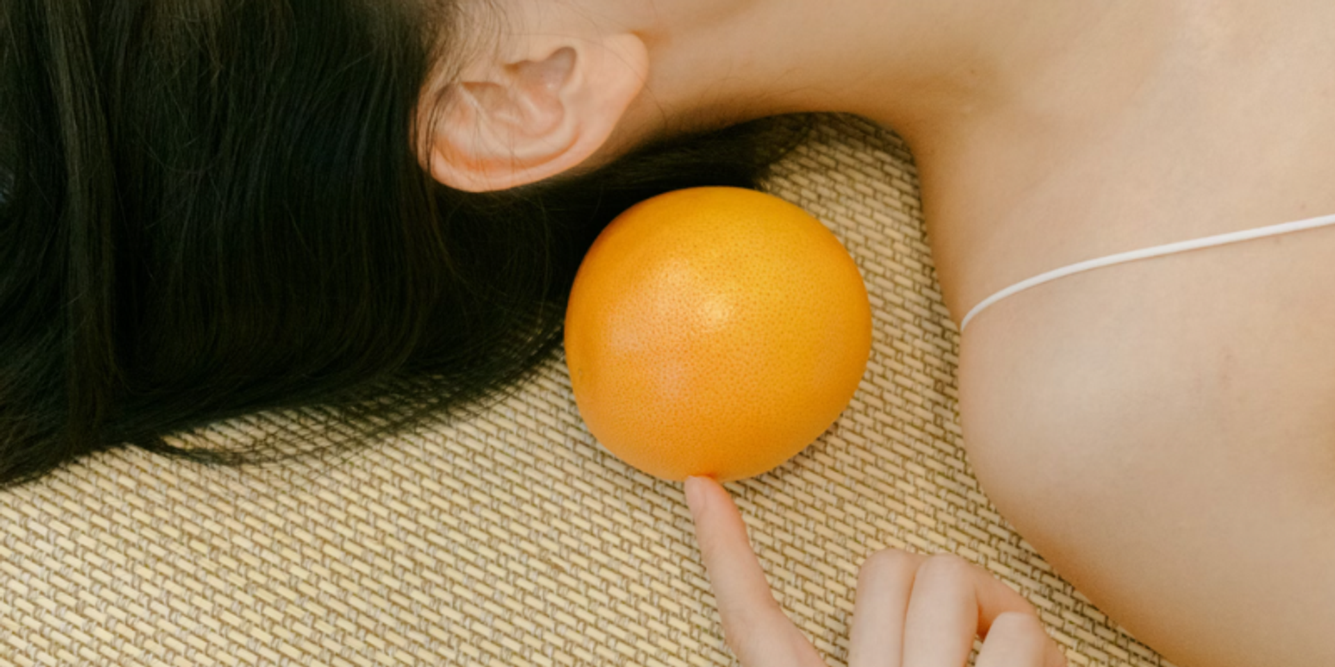 Latest wellness trend sees nude women cover private parts with fruit, touch each other to regain sexual confidence