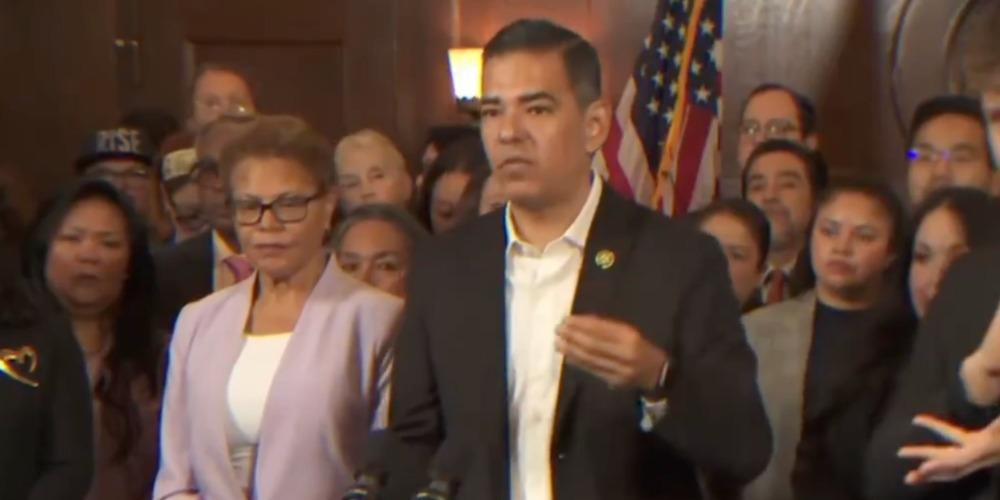 House Dems, LA mayor to launch 'Master ICE Tracker' to alert public to location of immigration enforcement