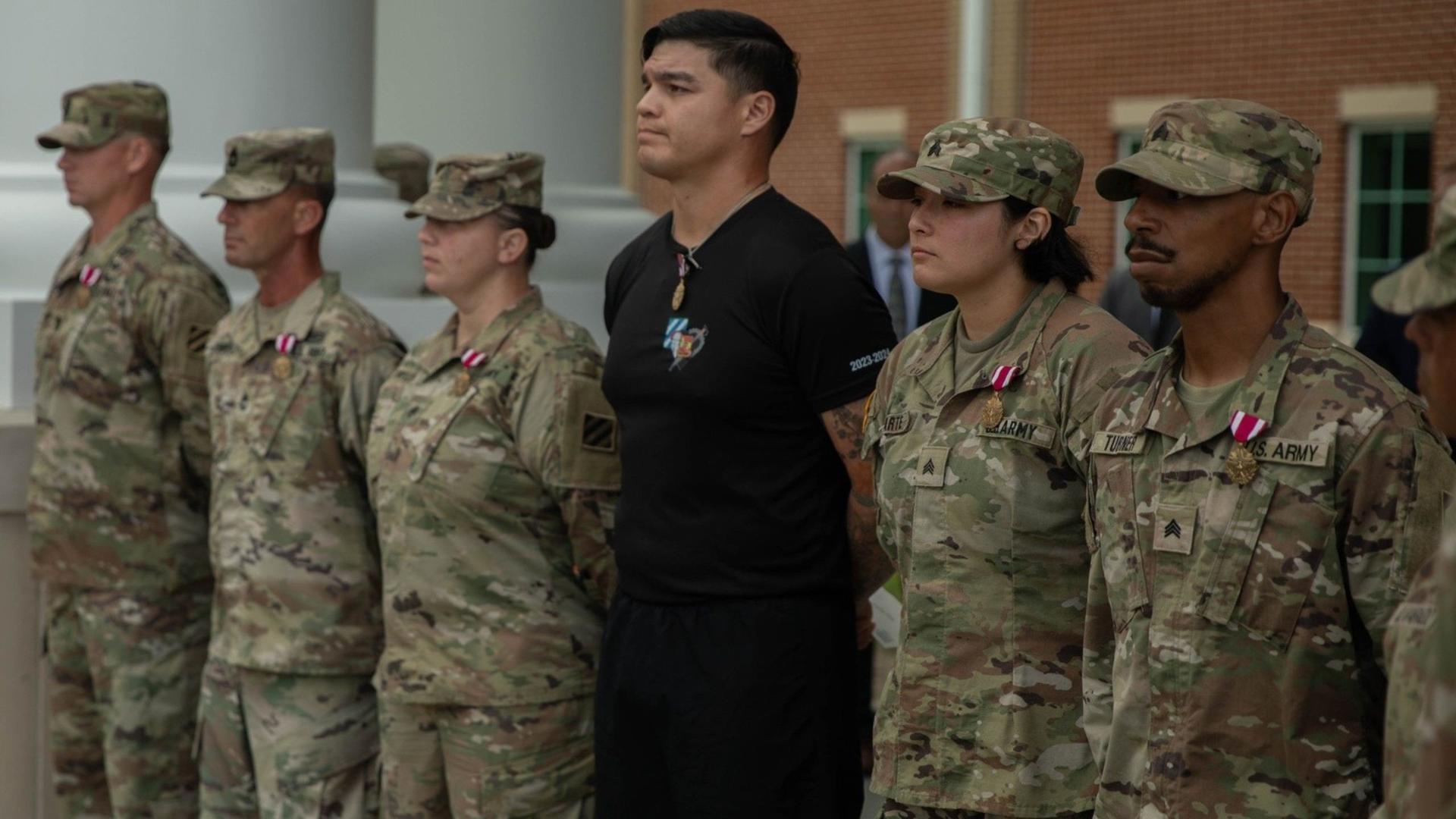 Six soldiers awarded for heroic actions in stopping Fort Stewart shooter