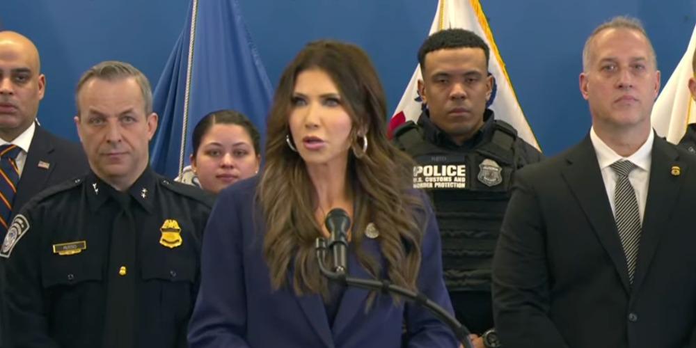 All feds in Minneapolis to wear body cams 'effective immediately': Kristi Noem