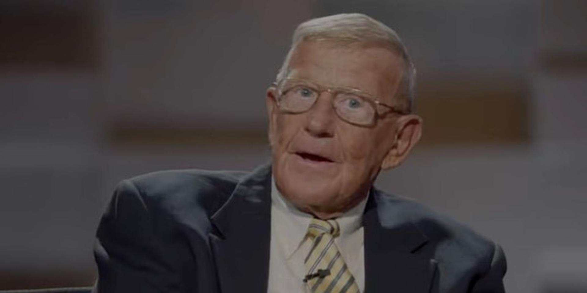 BREAKING: Lou Holtz, legendary college football coach, dead at 89