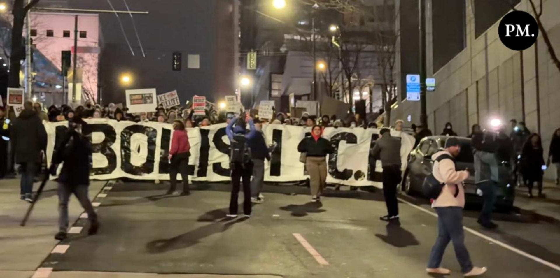 Seattle anti-ICE protesters block streets, burn American flag after Minneapolis shooting