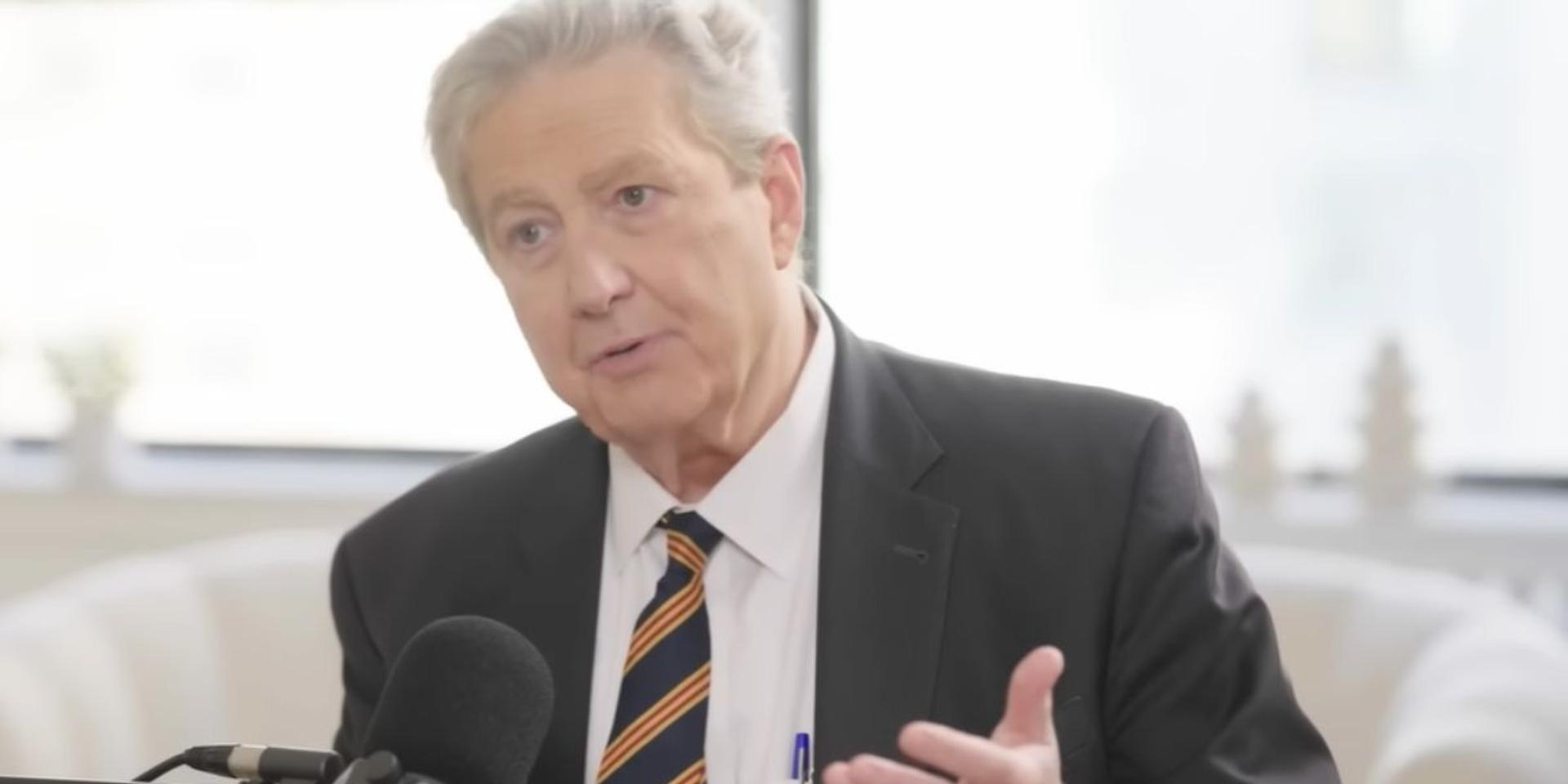 Congress collects paychecks while keeping government closed—Sen Kennedy proposes bills to end that