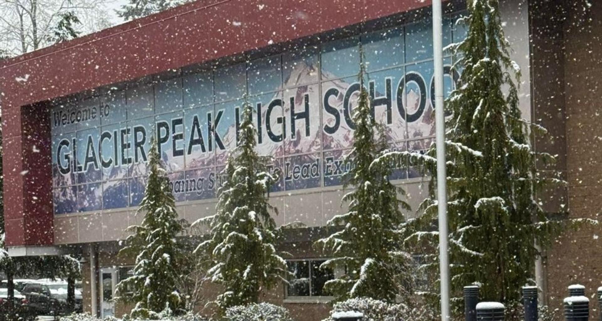 Washington high school teacher resigns after inadvertently showing nude images to students