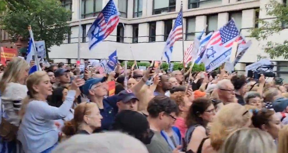 Hundreds protest Mayor Mamdani outside Gracie Mansion over rising antisemitism in NYC