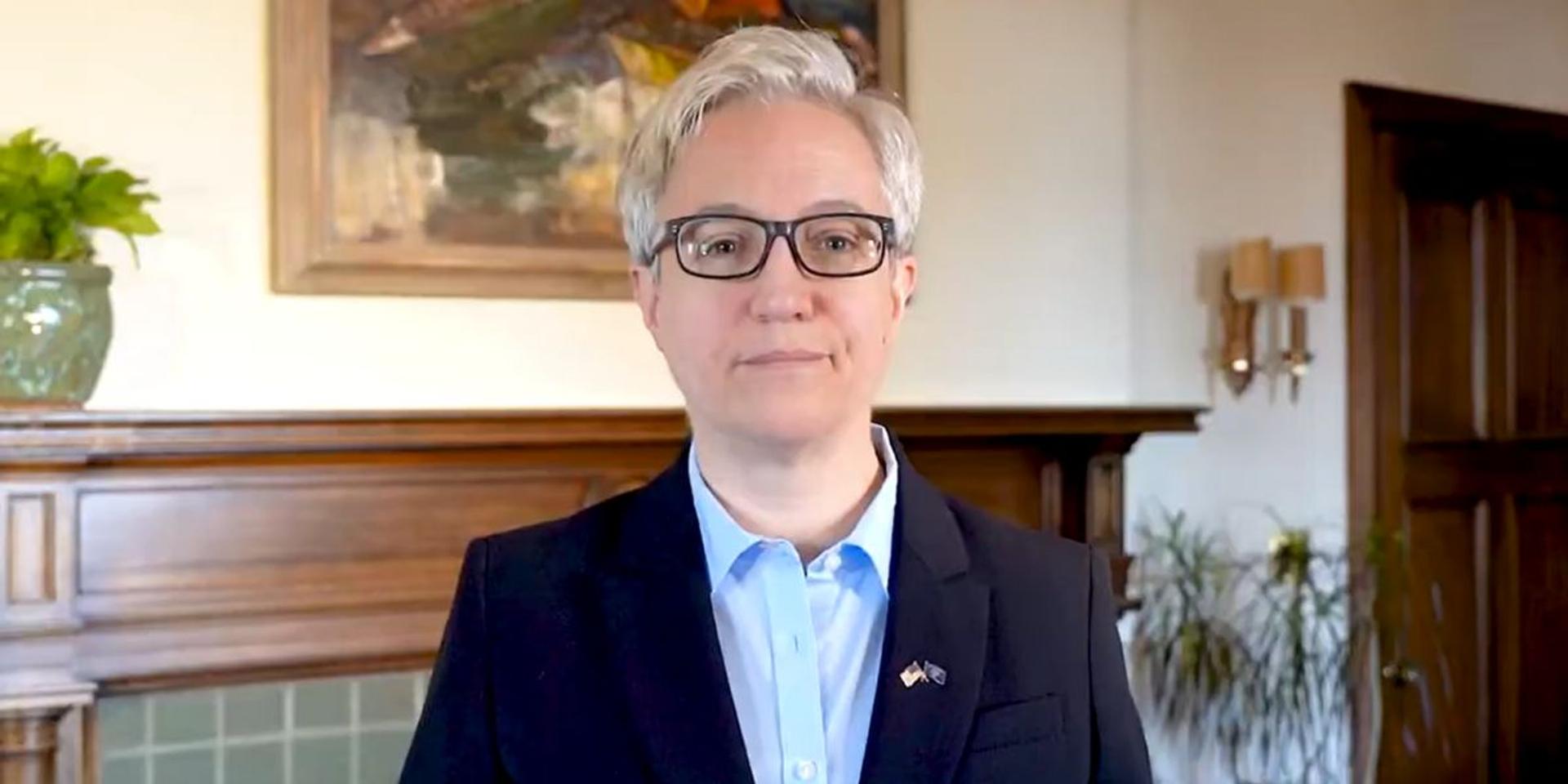 Oregon stops issuing CDLs to noncitizens
