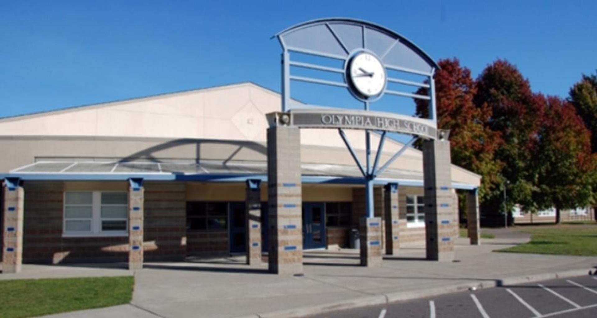 Olympia HS employee accused of sexual relationship after student identifies employee to detectives