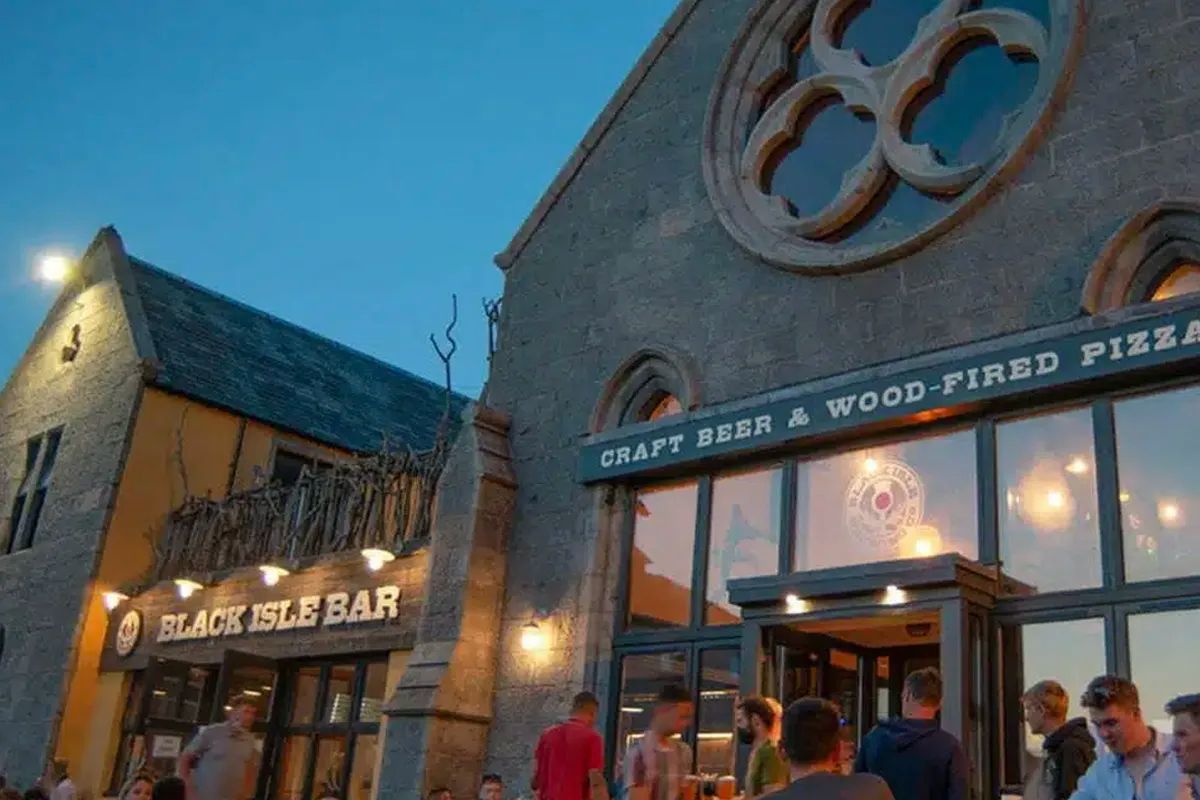 Black Isle Bar