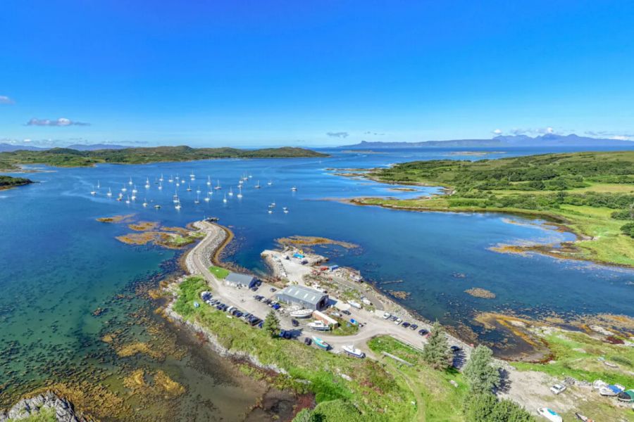 A Day Trip to the Isle of Eigg & Muck from Arisaig Marina