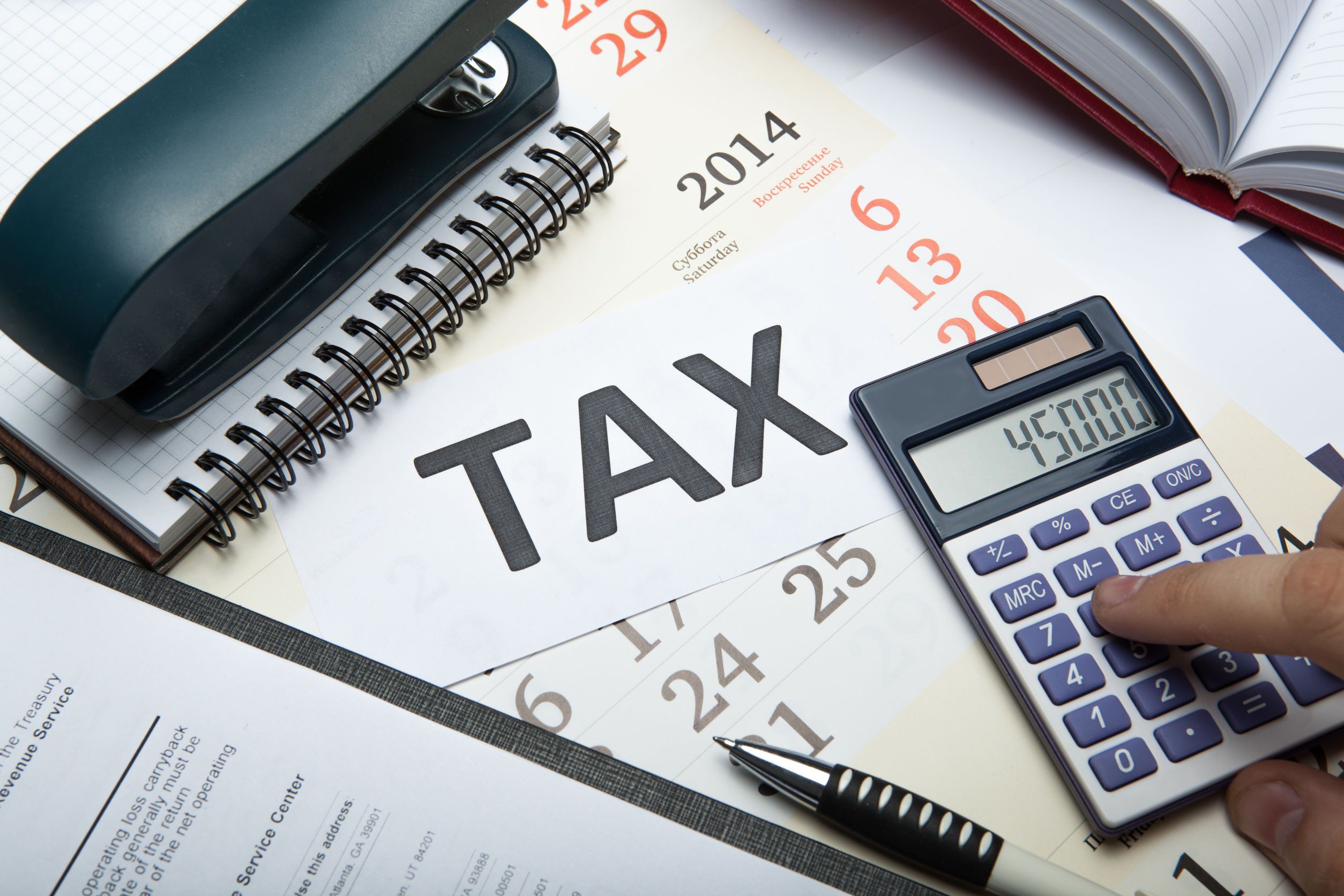 a calculator with tax
