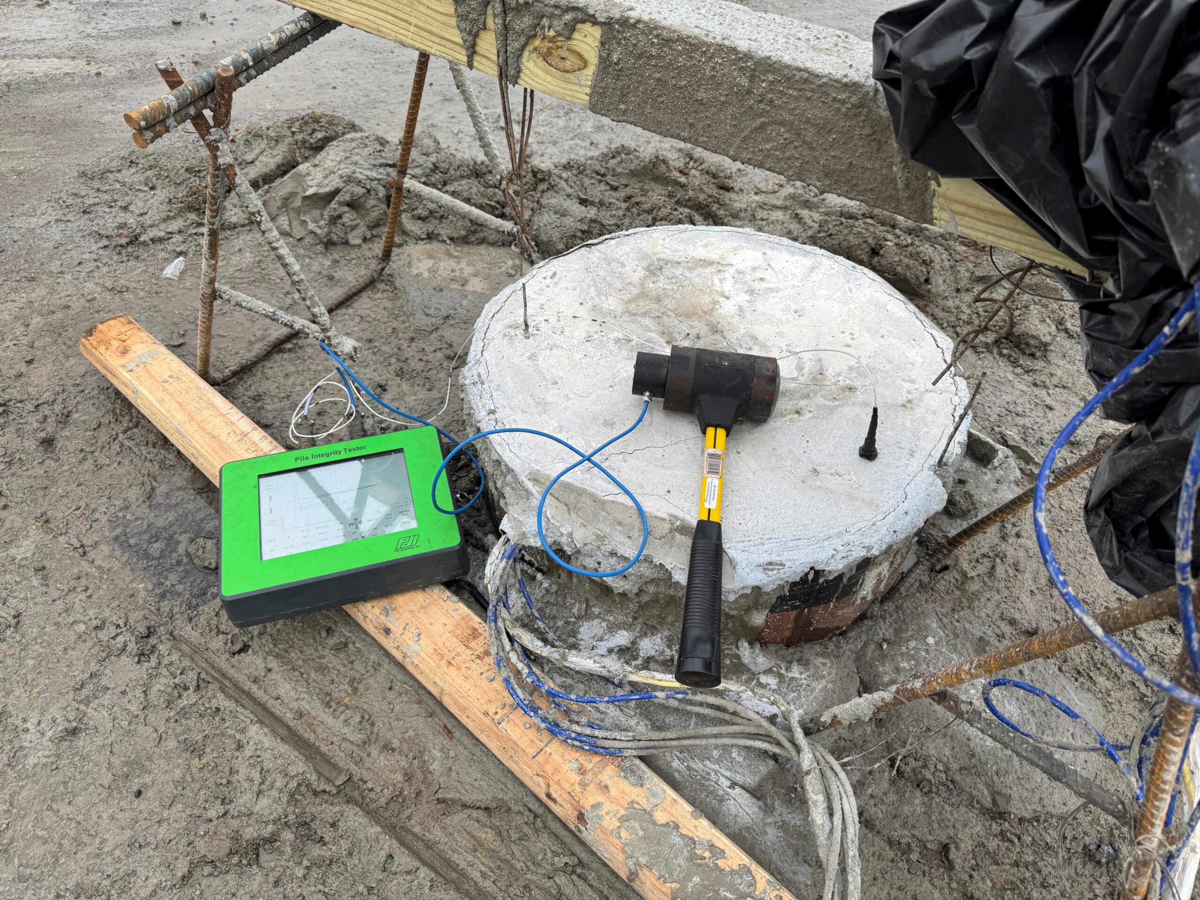 Low-strain pile integrity tester