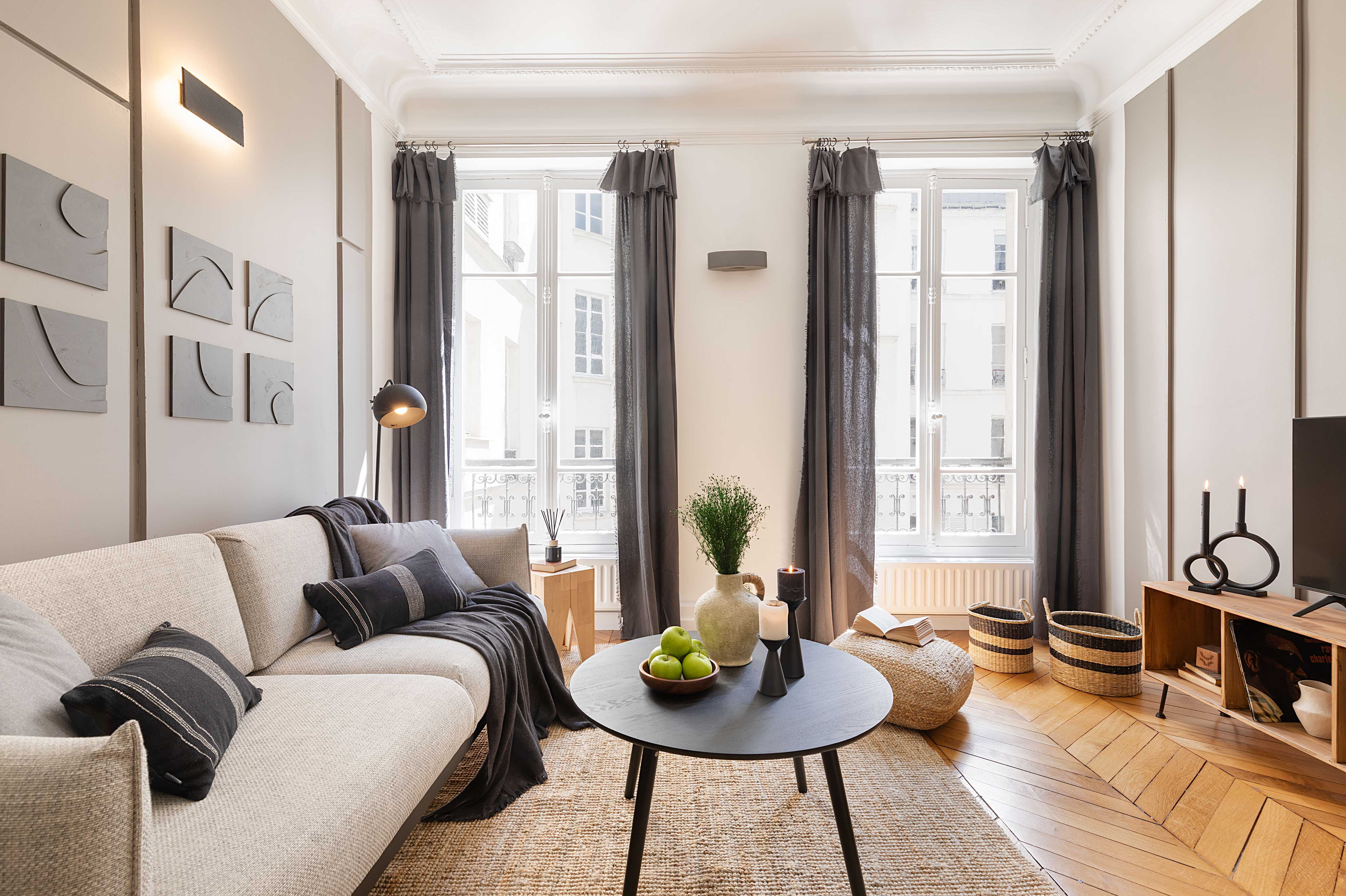 TAILLON Furnished apartment in Avenue Kléber, Paris