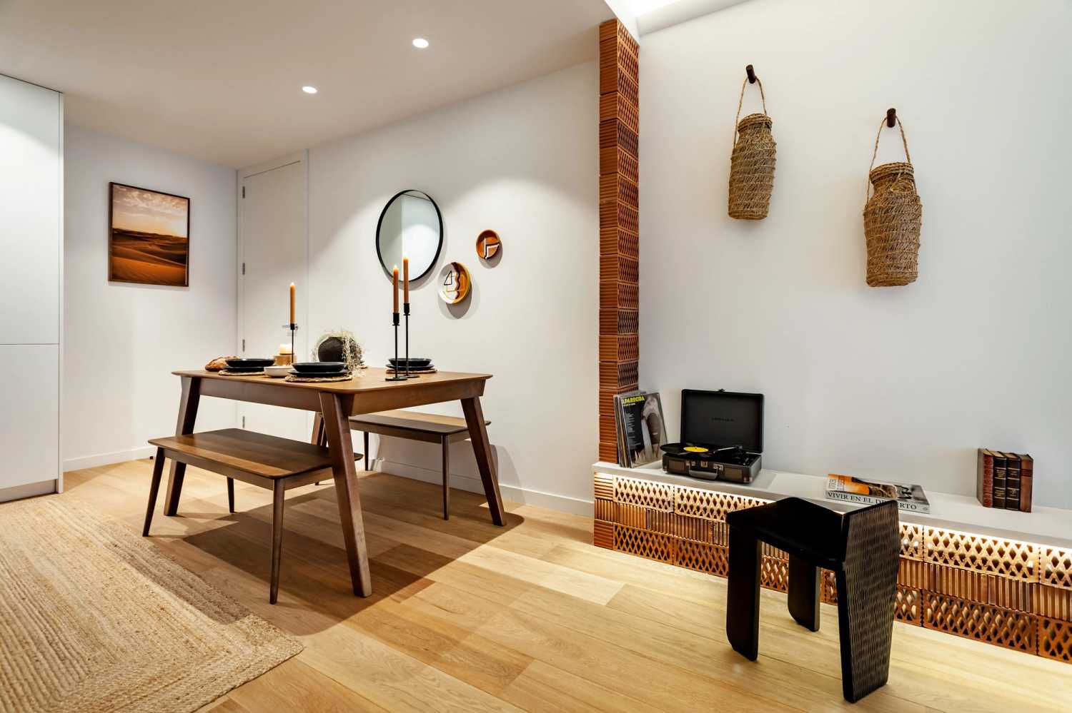 1656337159-ukio-barcelona-dining-table-with-record-player-gracia-rental.jpg