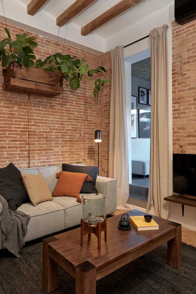 1653661408-brick-walls-livingroom-barcelona.jpg