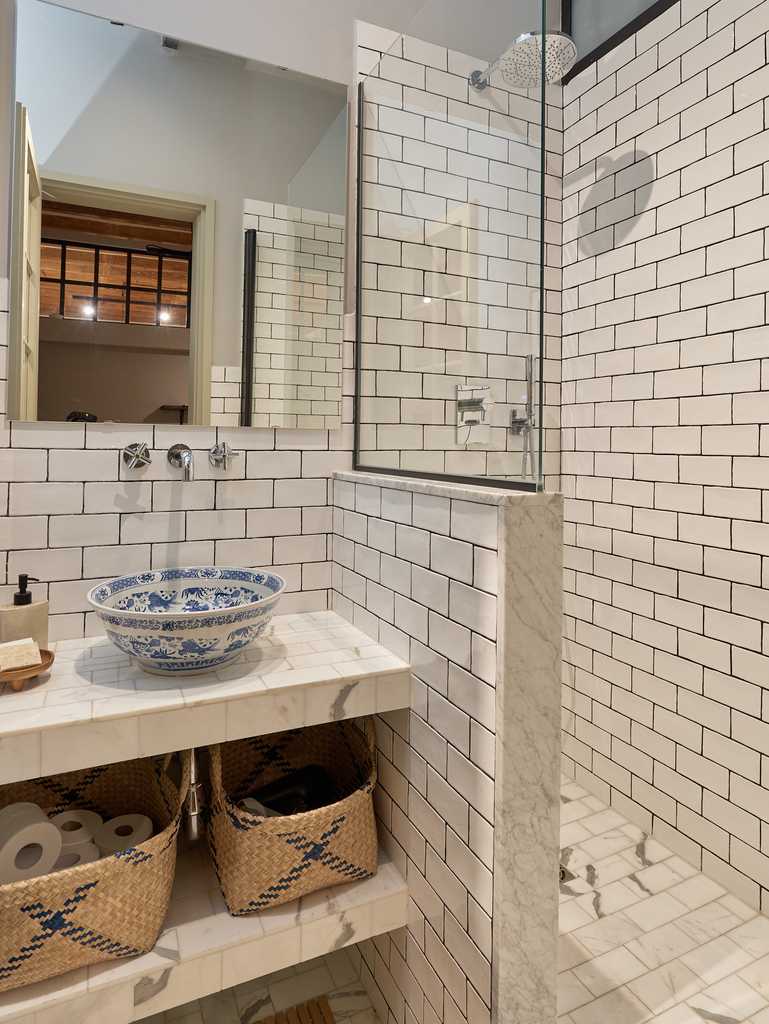 1653660257-bathroom-sink-azuleros.jpg