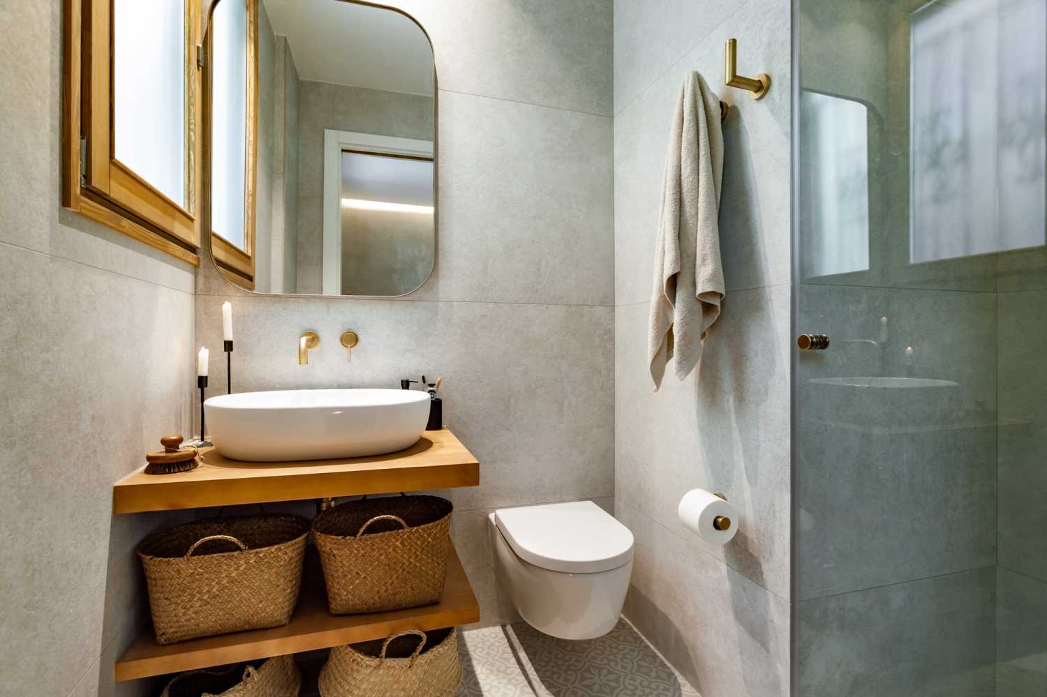 1656334520-ukio-barcelona-bathroom-montly-rental-gracia.jpg