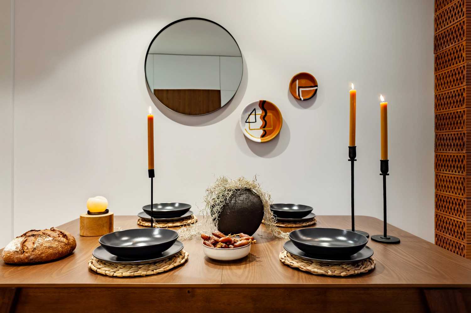 1656337044-ukio-barcelona-wooden-dining-table-in-flat-to-rent-monthly.jpg