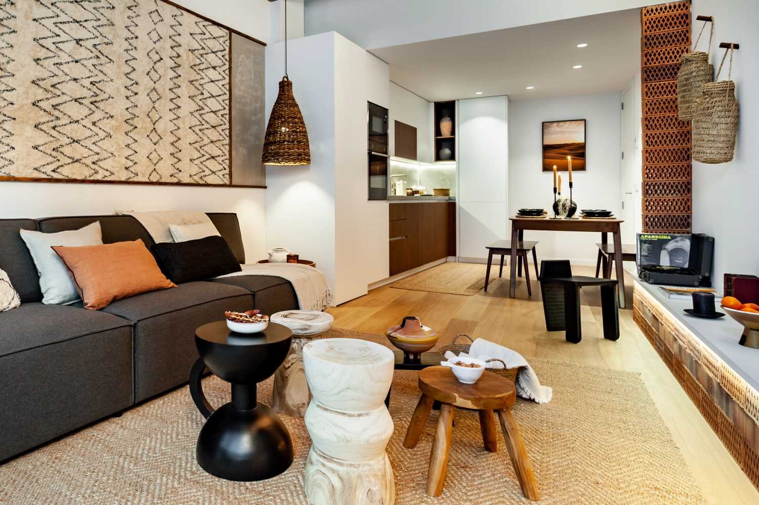 1656337477-ukio-barcelona-gracia-rental-living-room-with-various-coffee-table.jpg