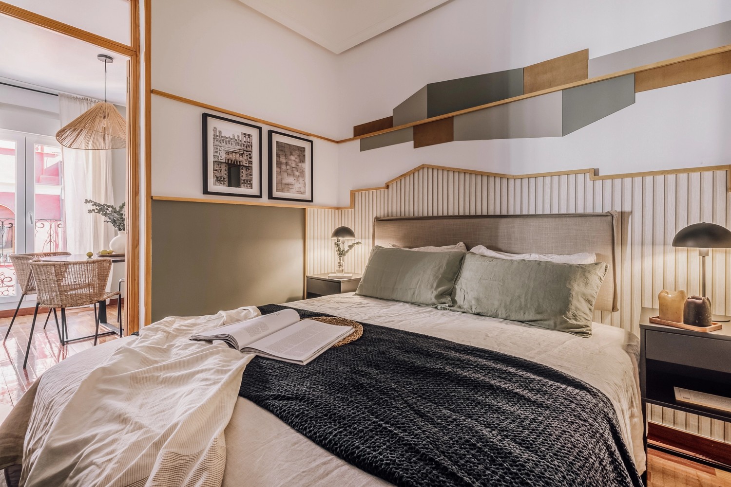 A bedroom in a corporate apartment near Golitzer park in Berlin