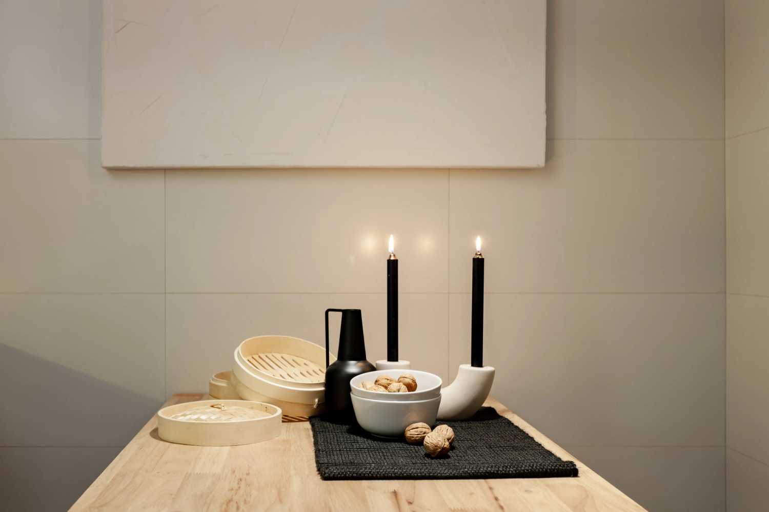 1653912533-ukio-barcelona-diagonal-dining-table-with-candles-and-nuts.jpg