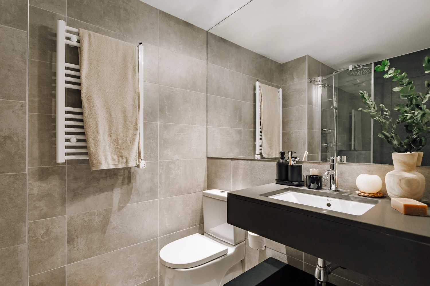 1675957648-ukio-barcelona-gran-via-567-12-l-05.jpg