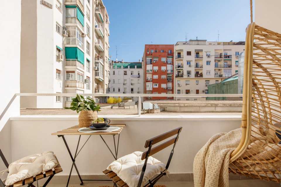 1654182231-monthly-rental-flat-in-madrid-with-balcony-497.jpg