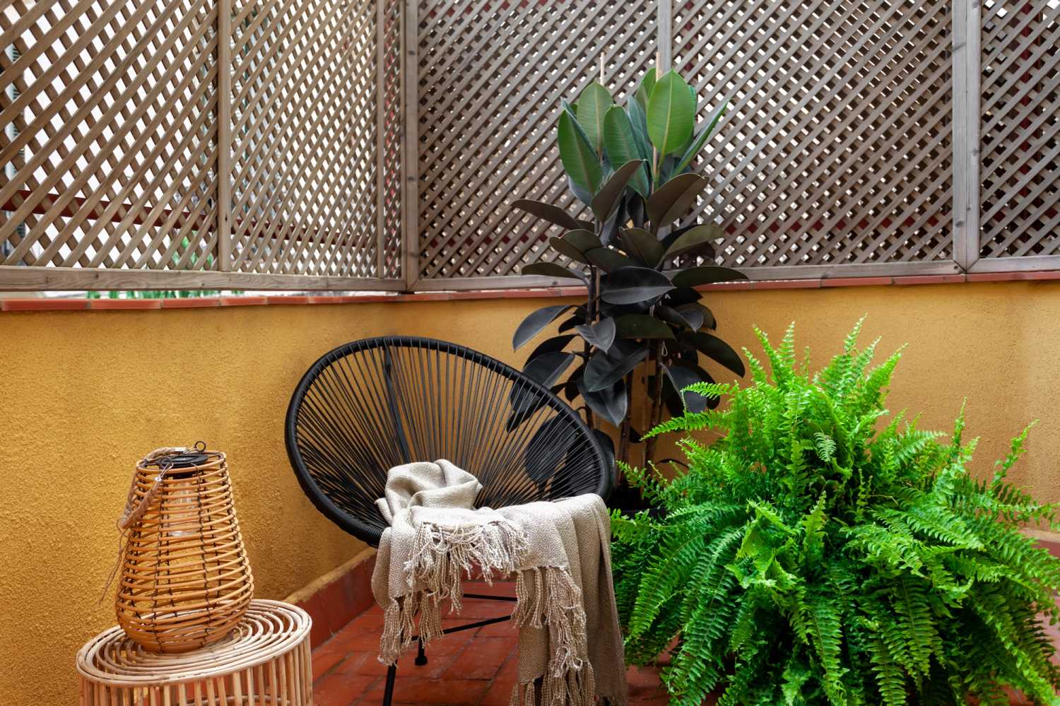 1653911222-ukio-barcelona-diagonal-balcony-with-plants-and-chair.jpg