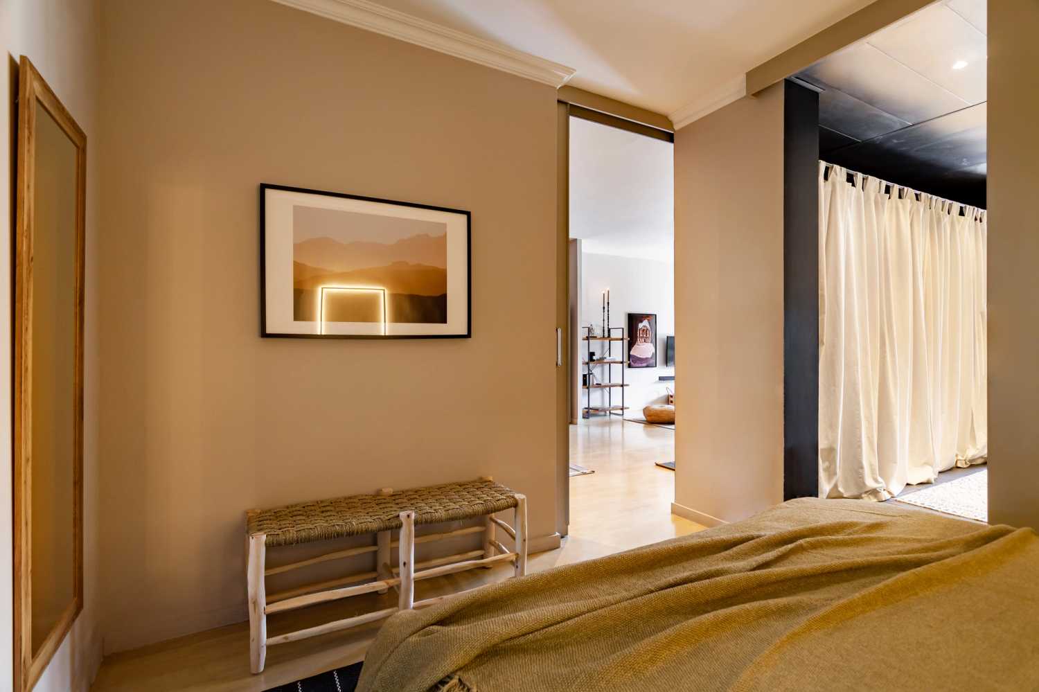 1654088103-bedroom-ensuited-dressing-barcelona-passeig-de-gracia-79-l-04.jpg