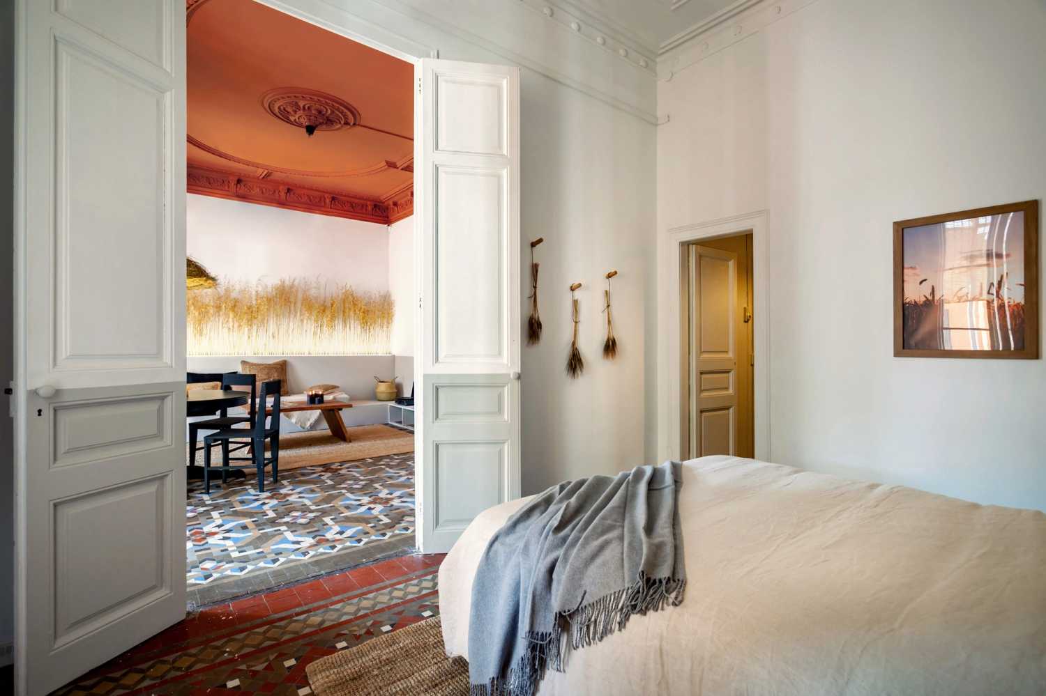 1654163708-fully-furnished-bedroom-to-rent-barcelona-ukio-318-l-11copy-1.jpg