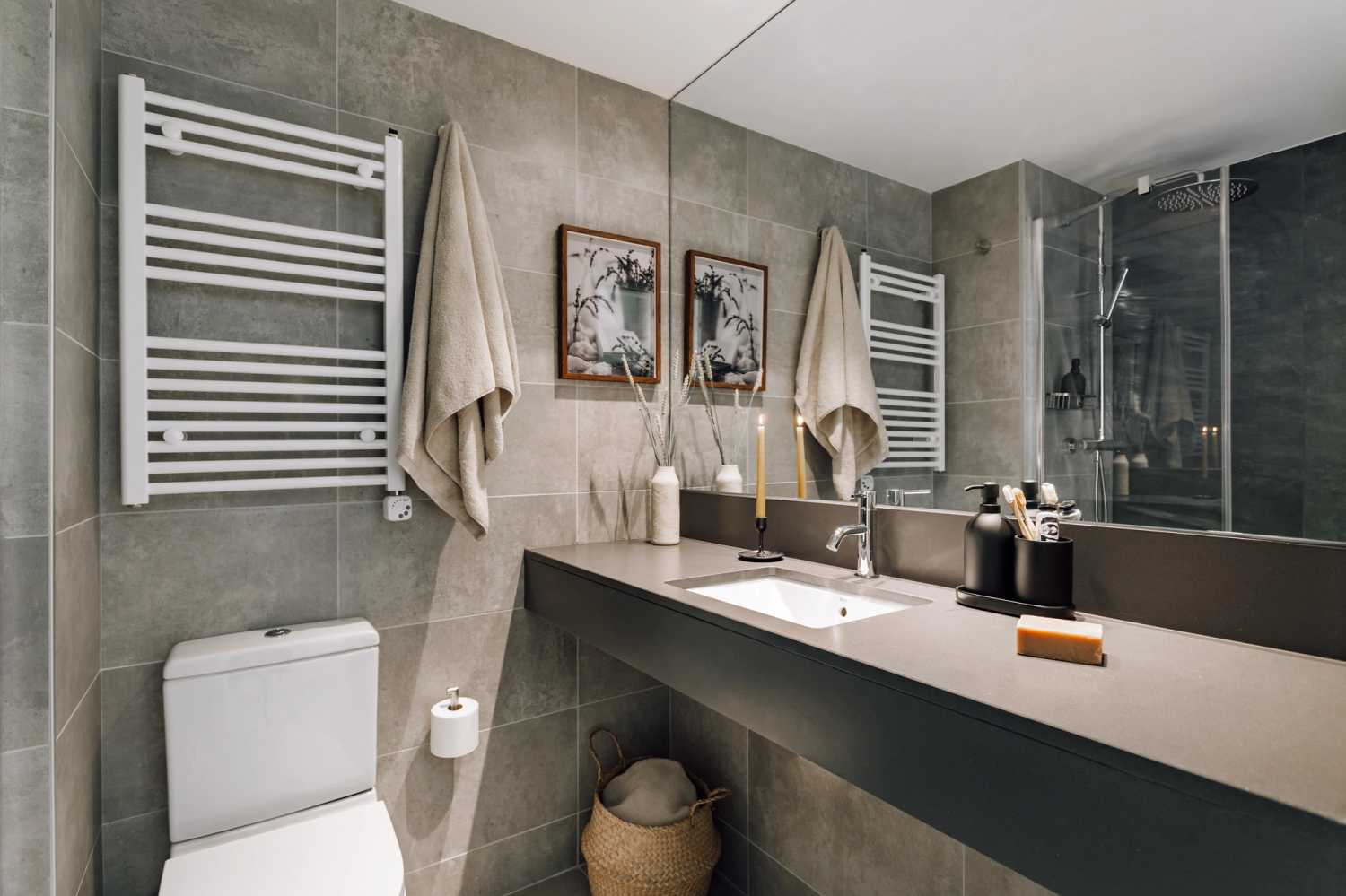 1676892132-ukio-barcelona-gran-via-567-8-l-02.jpg