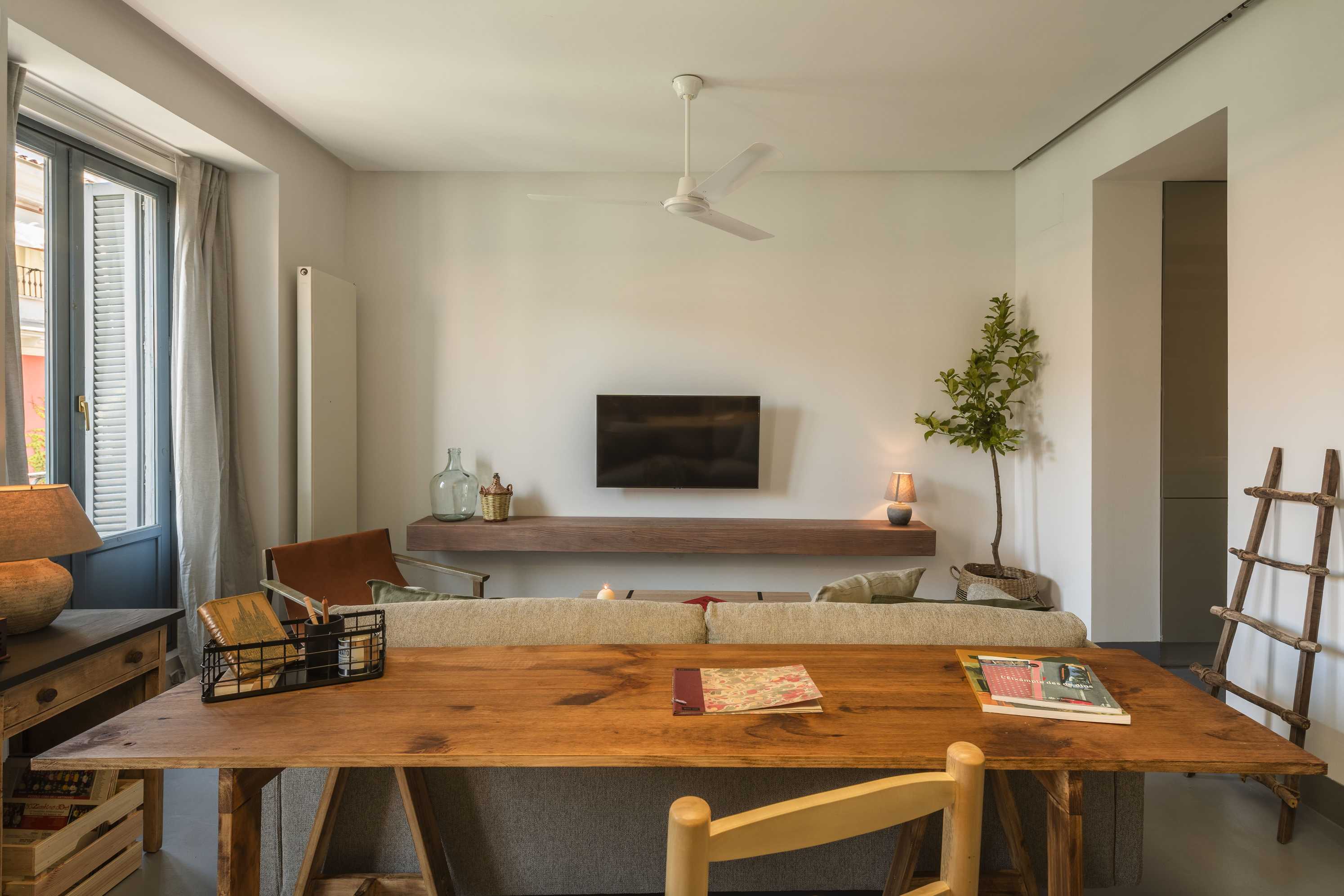 1654094668-desk-apartment-fuencarral-madrid-to-rent.jpg