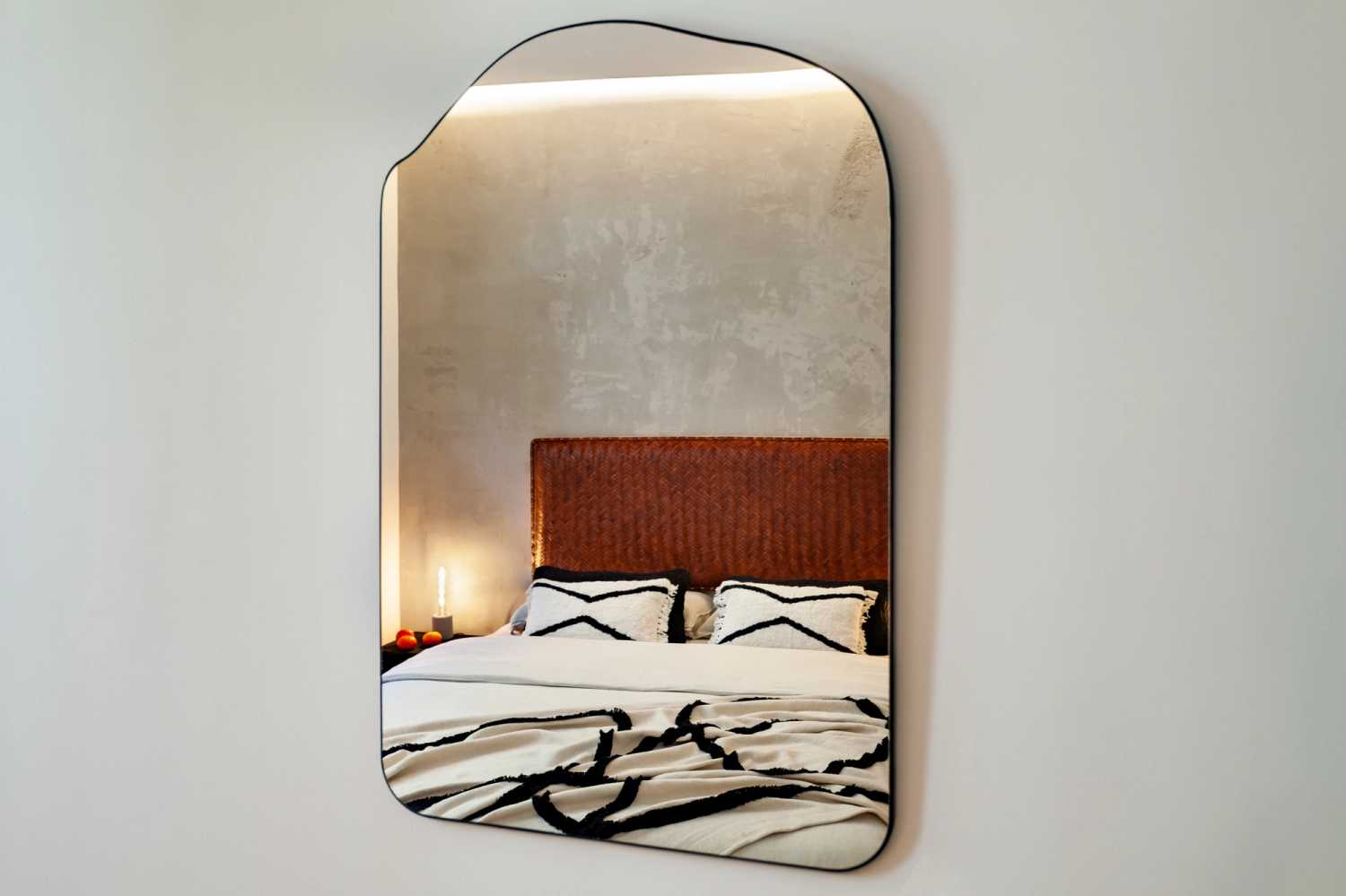 1656336303-ukio-barcelona-double-bed-with-mirror-in-monthly-rental.jpg