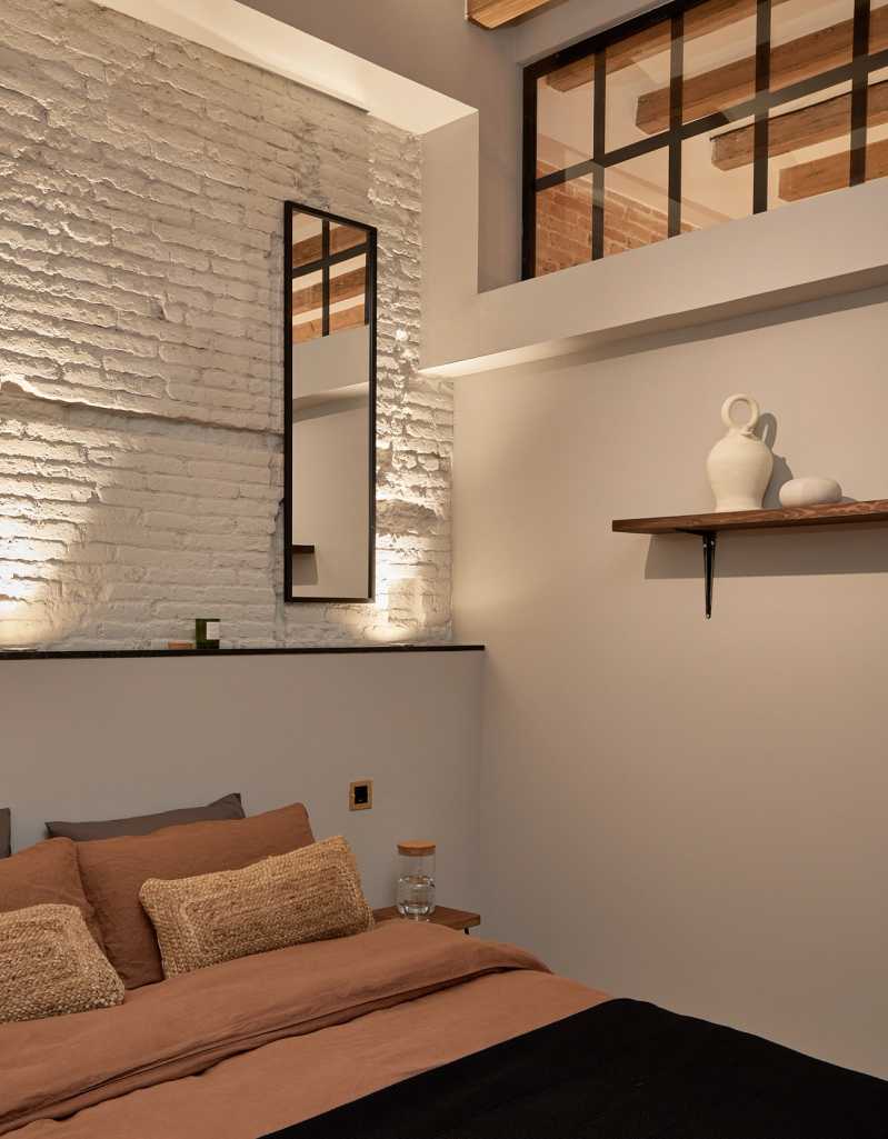 1653661017-bedroom-shelf.jpg