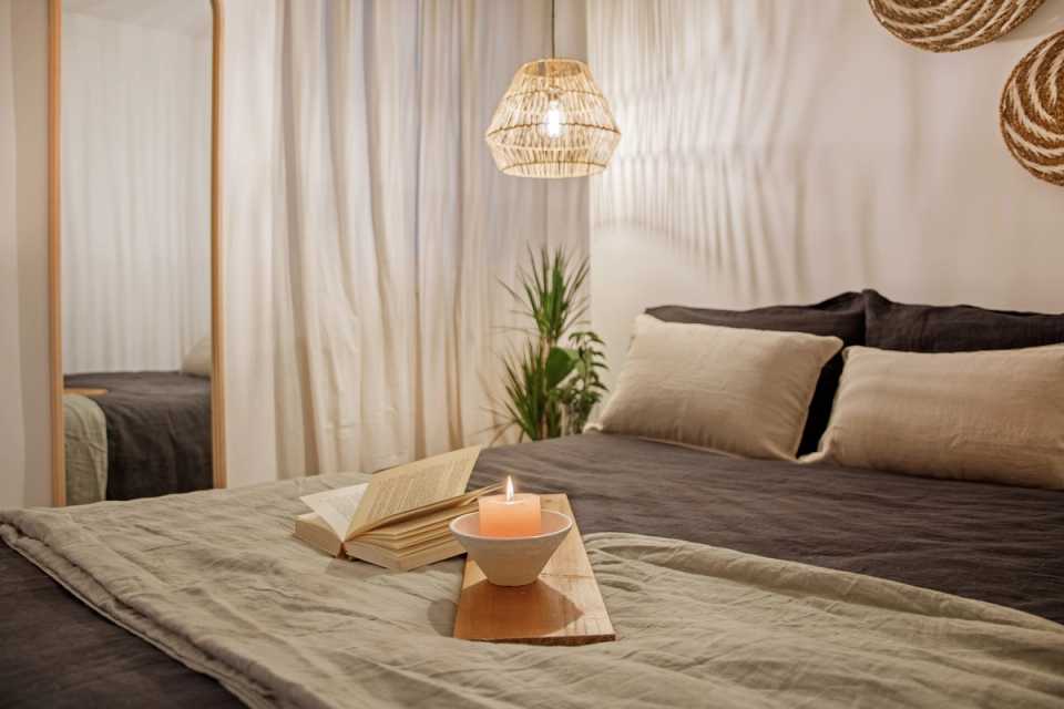 1654180694-double-bed-in-3-bedroom-apartment-monthly-rental-madrid.jpg