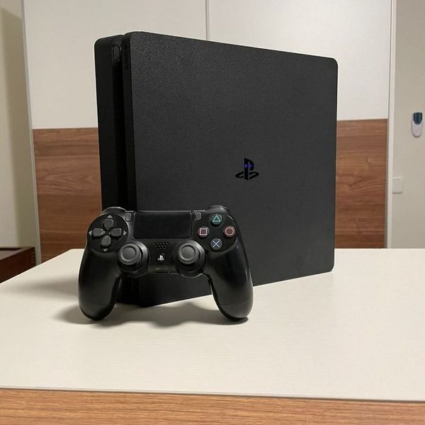 PS4 Slim